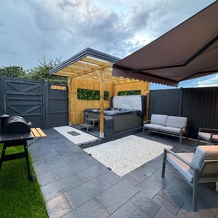 Wild & Free Hot Tub Retreat Apartment Dartford Exterior photo