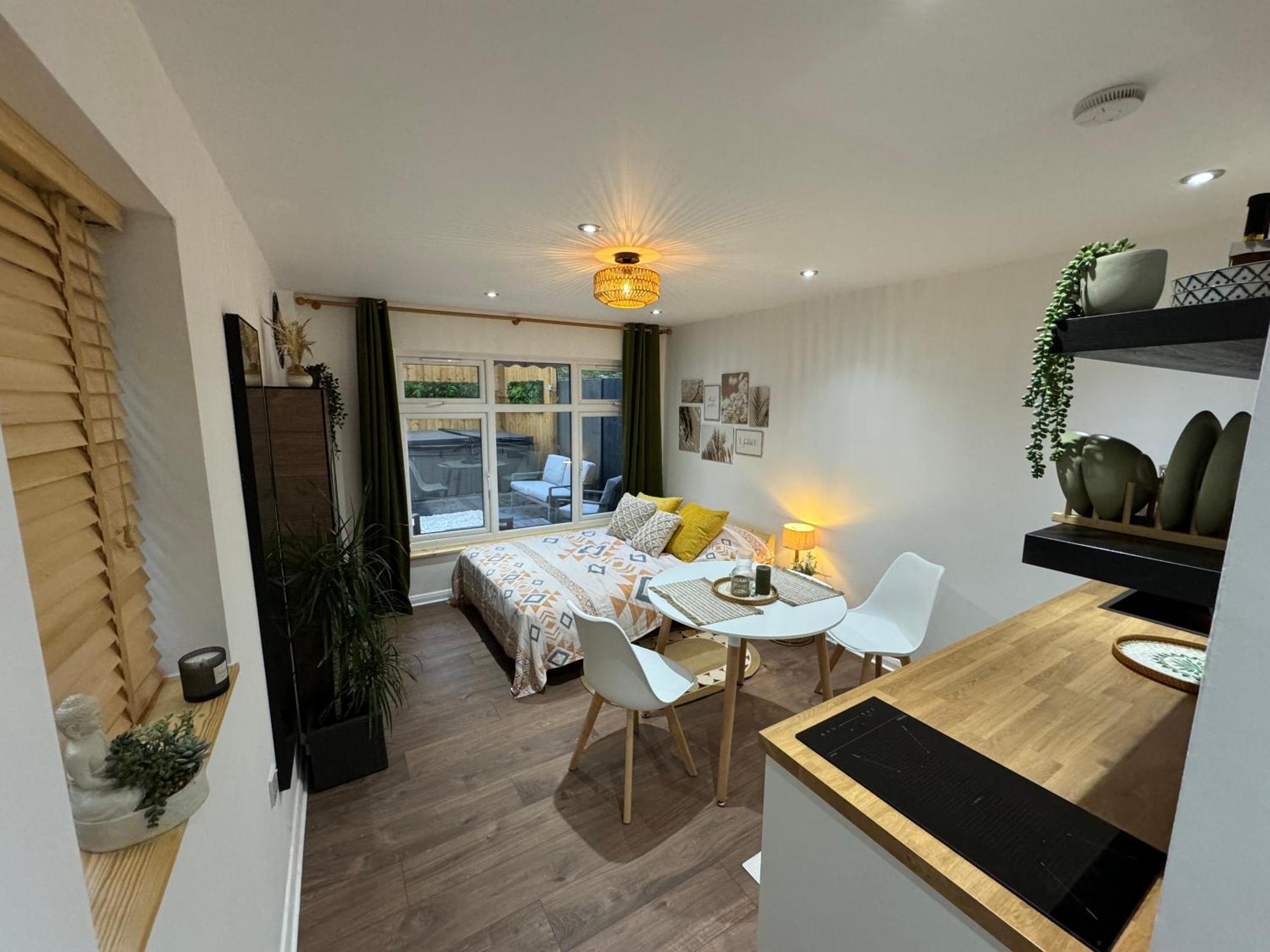 Wild & Free Hot Tub Retreat Apartment Dartford Exterior photo